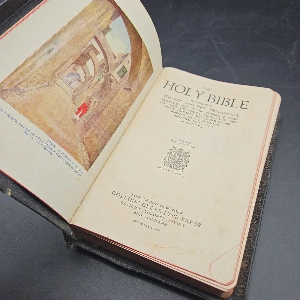 Vintage‎ Holy Bible With Helps Illustrated 1945